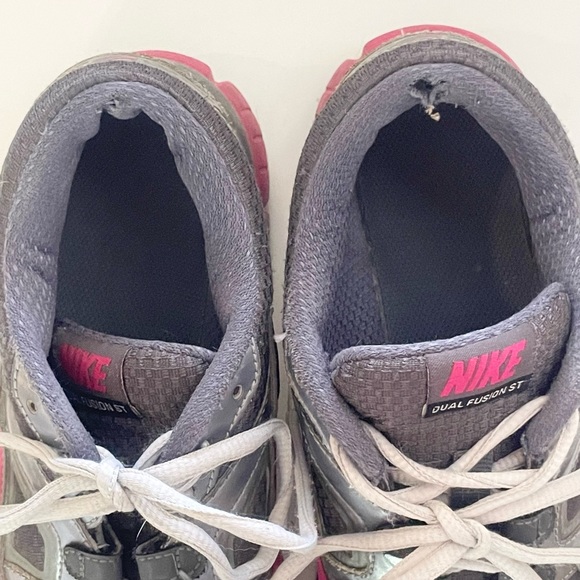 Nike Grey/Pink Women’s Running Shoe Size 7.5 - Picture 7 of 7